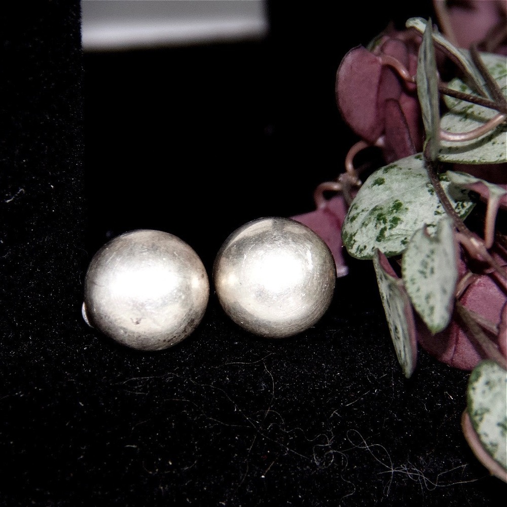 VTG HEAVY Taxco Mexico Sterling Silver Modernist Dome Stud Earrings Patina